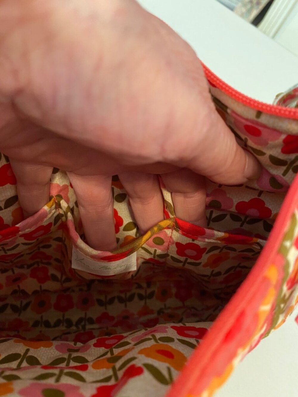 Vera Bradley Floral Quilted Crossbody Folkloric Zip Closure Purse Bag - Picture 6 of 11